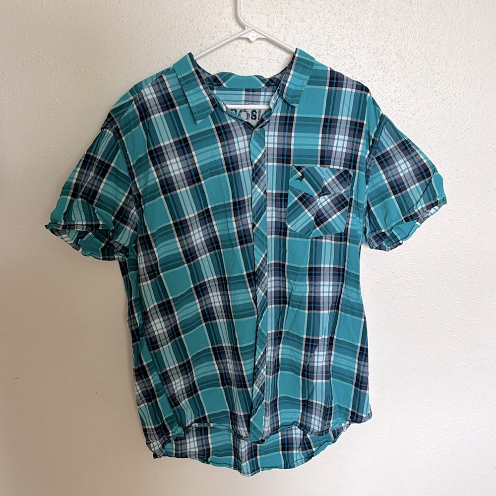 Aeropostale men’s XL button down.